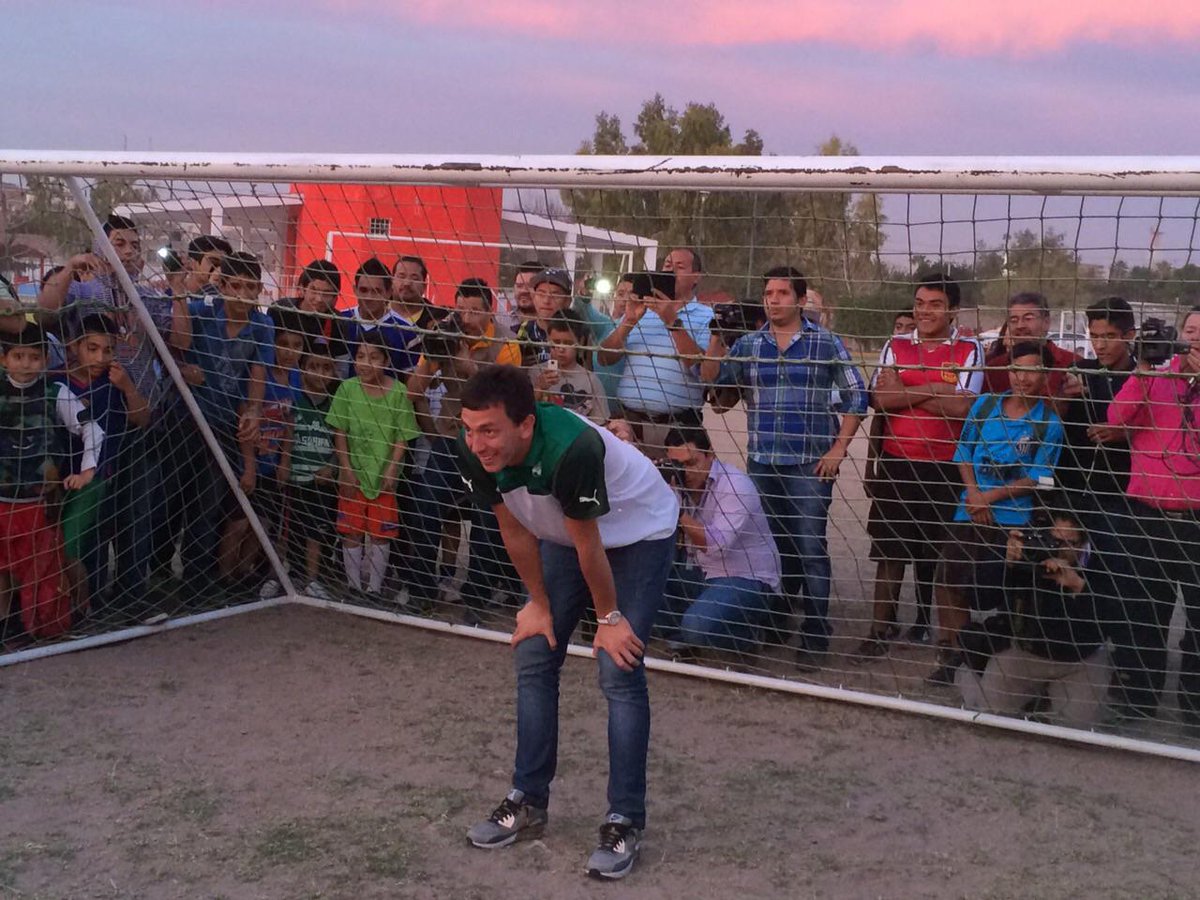 ClubSantosEn's tweet photo. Santos inaugurated a new Academy for young players in #LaCompresora on Thursday. READ MORE: http://t.co/BtqoywOB0G http://t.co/eeuKBEI5Ot