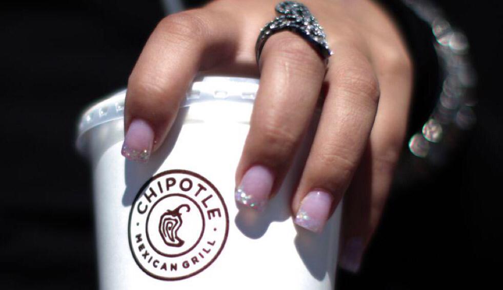 Thesocalqueen's tweet photo. Before you grab that massive burrito, here's the secret to staying slim at Chipotle http://t.co/pYSAYQdLGQ  #chipotle http://t.co/xNqPyMdx8I