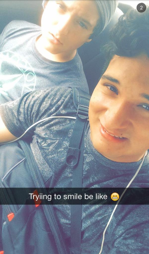 3wGiovanni's tweet photo. “@DomenikaNicol: #SimplementeTeDire que ellos son los mas hermosos 👌 🙈 💟 😍 fdj @3wcarlosg @3wGiovanni http://t.co/qpGscI8Q3M” 😂😂😂