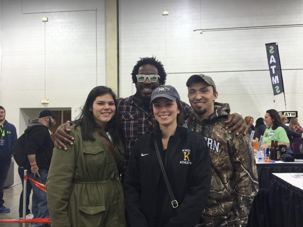 AndrewSteck11's tweet photo. @TravisTLove The Walking Dead's "Shumpert" thanks for the pic! Super nice dude. @JDH1092 @carly_1341 http://t.co/TTO29s8DAp