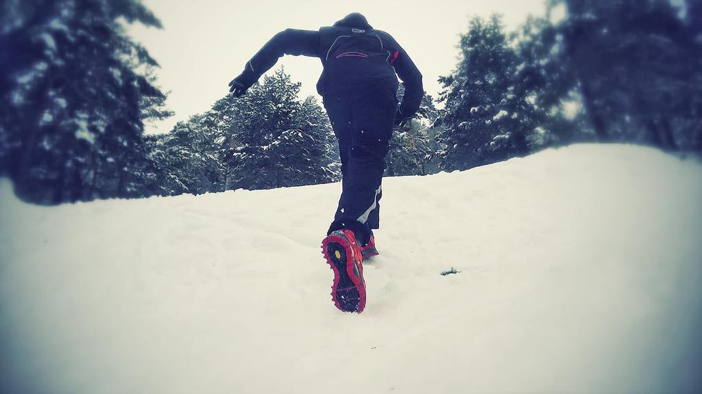 “<a href="/JavierAdrian93/">Javier Adrian</a>: #Run
<a href="/SauconySpain/">Saucony España</a> #Xodus5 
<a href="/TRISportGetafe/">TRISport Getafe</a> ” #sinexcusas 👊