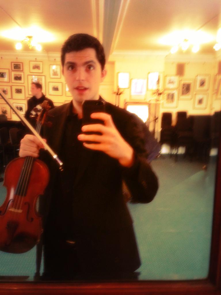 CalidoreSQ's tweet image. Pics from our @wigmore_hall concert this morning! #illustriousgreenroom #acoustics #londonmusic