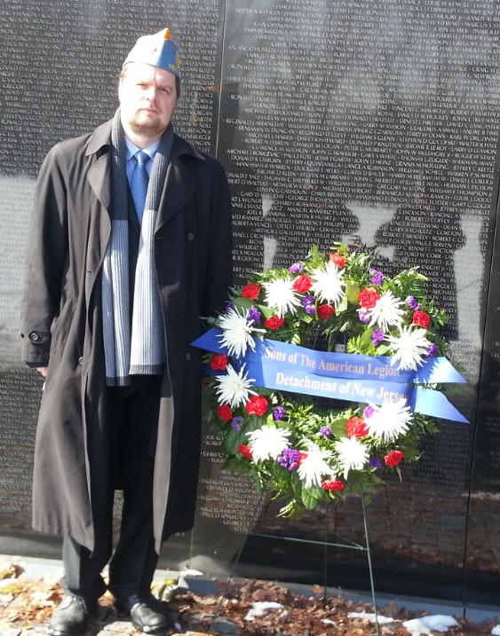 NJDetachment's tweet photo. Detachment Commander lays a wreath at the Vietnam memorial in Washington D.C.. http://t.co/ljxt4hpI0U