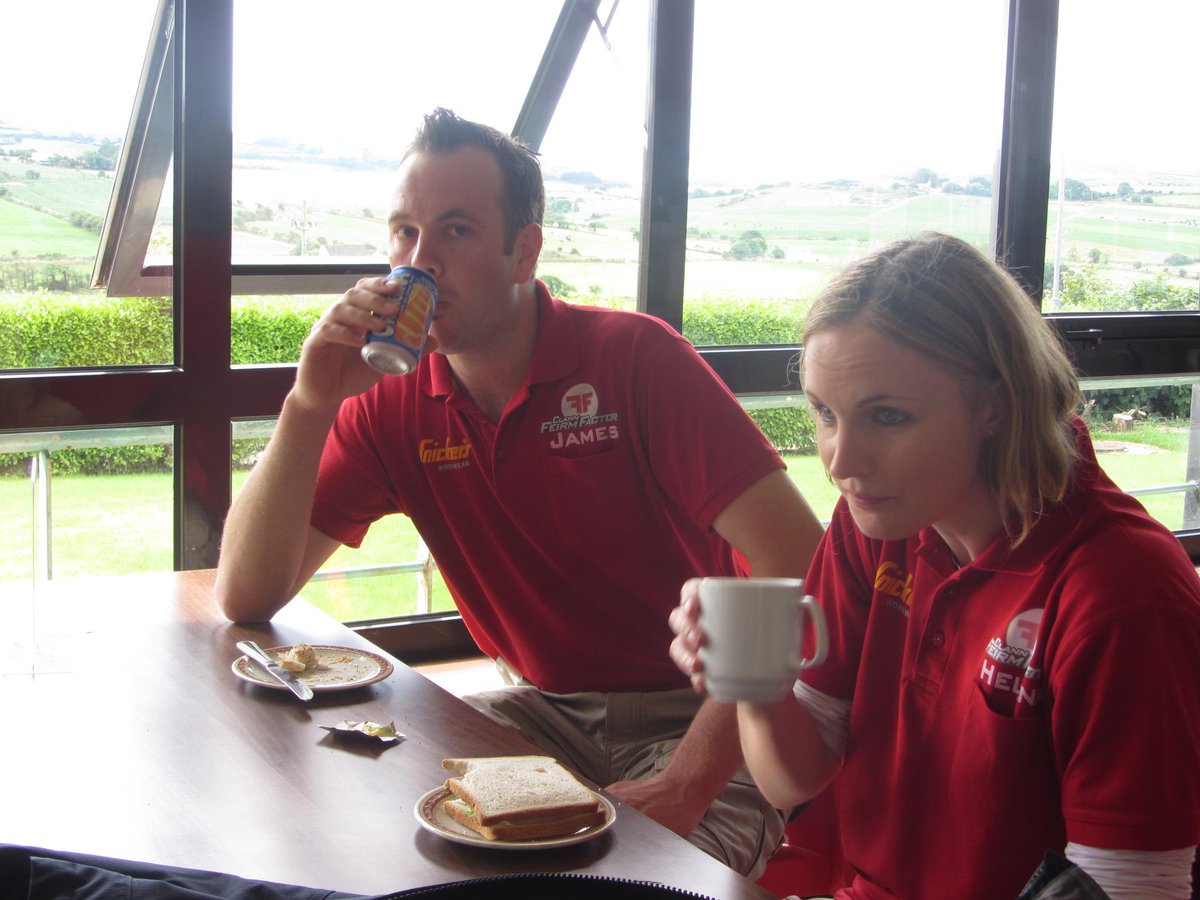 <a href="/ClannFF/">Clann Feirm Factor </a> 8.30pm 2nite €20,000 wud come in handy for James &amp; his fiancee Helena - Beidh said ag pósadh go luath <a href="/TG4TV/">TG4</a>