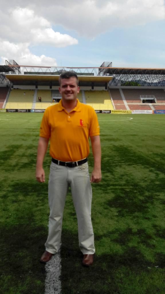 gmendezp's tweet photo. @TeleAragua te da hoy mas #FutVe, @DarcysLucena @GRodriguezGOL @MarioREscobar el gran staff para hoy,NO te lo pierdas http://t.co/eRxq90tPwU