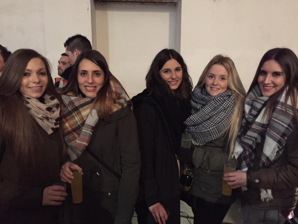 S12Jenny's tweet photo. “@Raquelms__: Gran sábado por Tendilla con mis peñalver@s!💙👌 http://t.co/0cVyf1HzZi”