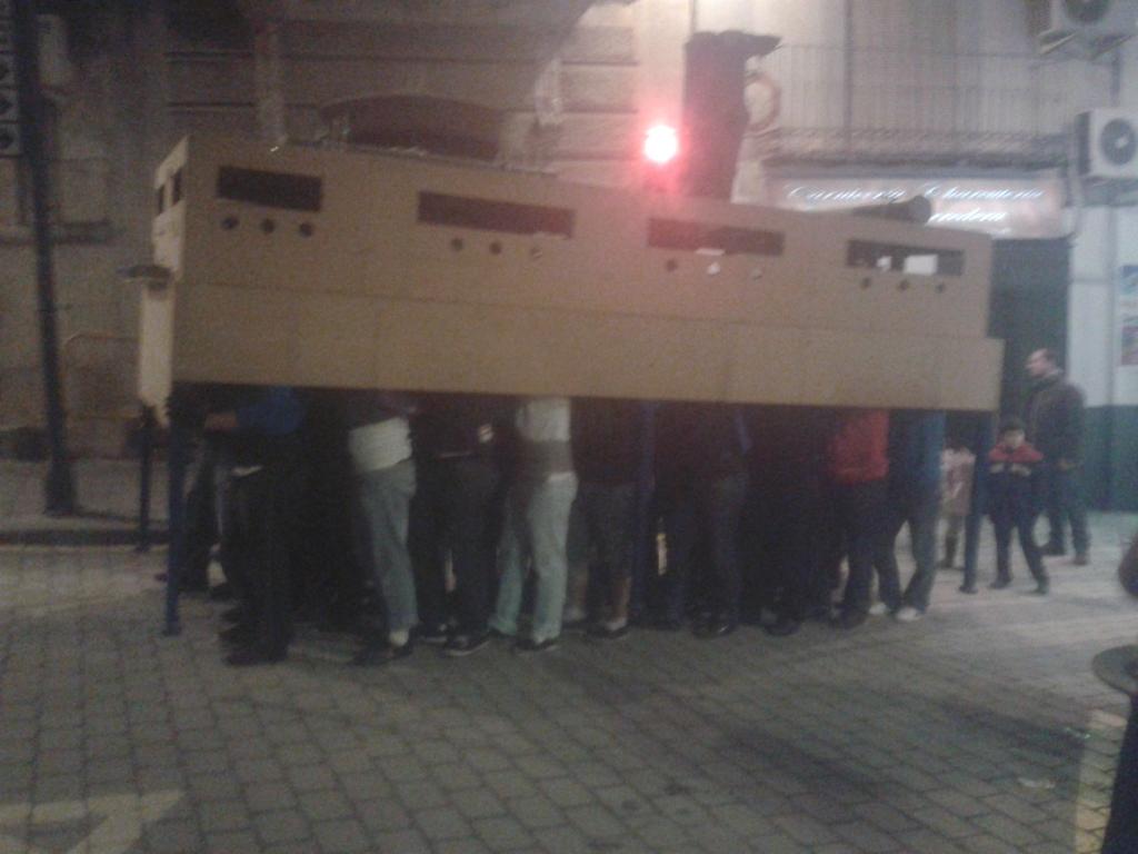 cazorlacofrade's tweet photo. Ya se ven los pasos ensayando por nuestras calles. #Cuaresma2015 http://t.co/HMQjR1xU1T