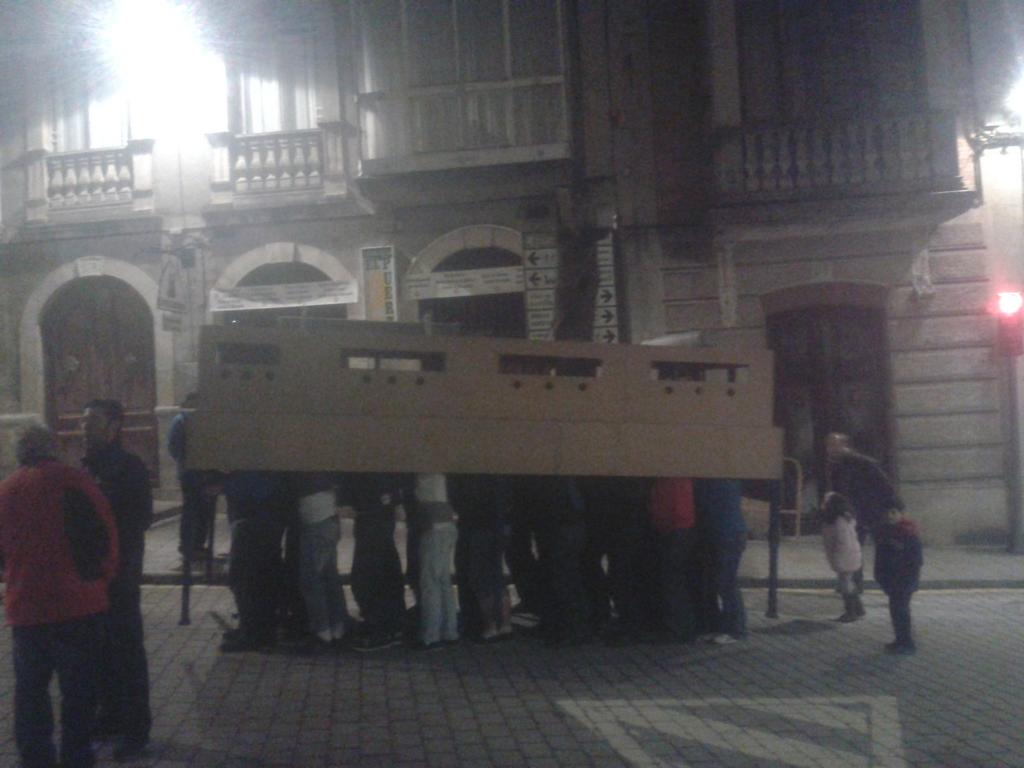 cazorlacofrade's tweet photo. Ya se ven los pasos ensayando por nuestras calles. #Cuaresma2015 http://t.co/HMQjR1xU1T