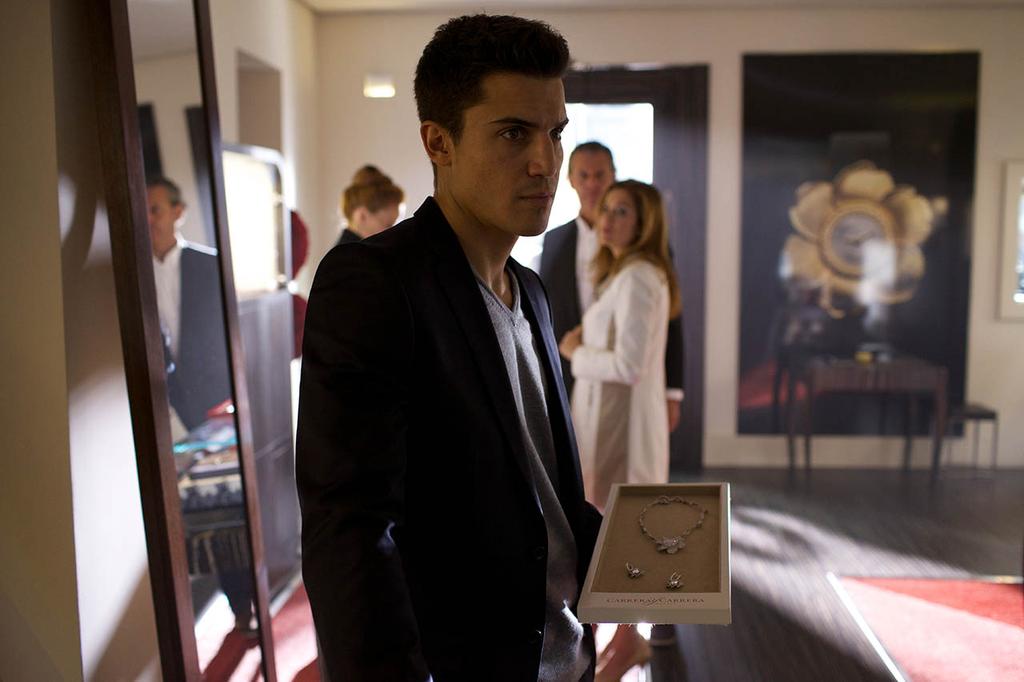 Álex interpreta il campione automobilistico "Mikel Escribano" nel
film #Combustión (2013)