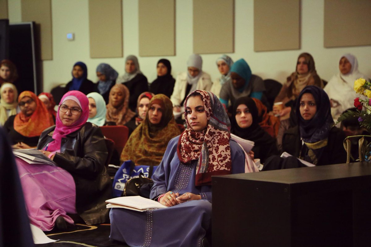 CelebrateMercy's tweet photo. Our sister reflect on events from the Prophet's ﷺ life, explained by #DawnofMercy teachers | http://t.co/GbDnZt8z0d http://t.co/4mskHYYCKK