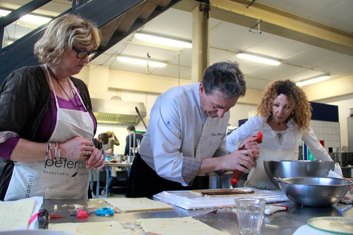 duurzaamkoken's tweet photo. Supermasterclass Franse taarten bakken bij #duurzaamkoken met chef Didier http://t.co/FvCARSIOaU