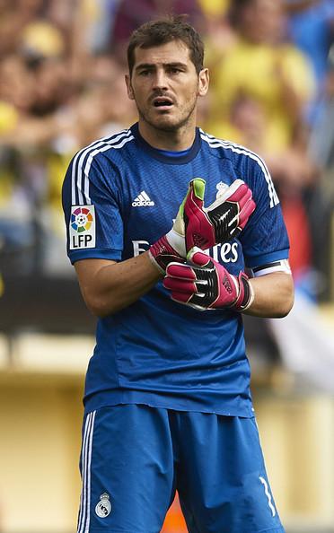 MotivacionesF's tweet photo. Iker Casillas esta cumpliendo 500 partidos en liga con el Real Madrid ¡LEYENDA! http://t.co/SK312uvaCH