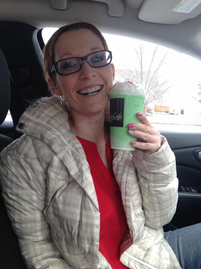 MandyK323's tweet photo. It doesn't take much to make me happy..Shamrock Shakes=my favorite time of year!!! http://t.co/Vg6Nxz6f6d