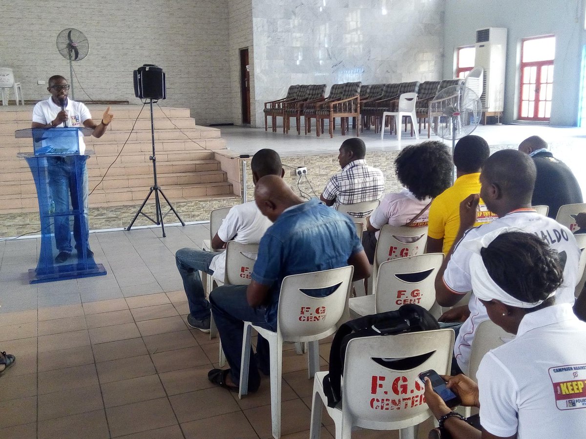 OmatsuliOnuwaje's tweet photo. @feladurotoye Values infusion workshop for a new Nigeria.
https://t.co/KU9uB3qFcB http://t.co/lhG8PXwtng
