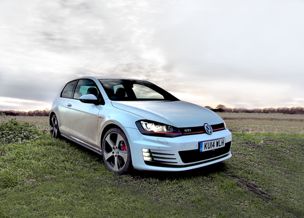 BBC_TopGear's tweet image. Here's the @TopGearGarage Golf GTi PP long termer. We love it. And no, it hasn't crashed into that field…  #TopGear