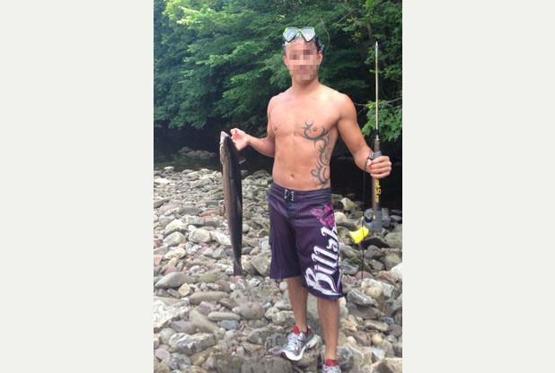 SwanseaOnline10's tweet photo. Salmon poachers with spear guns caught on River Neath http://t.co/11rMPE8uZe http://t.co/zIwuZ90FbI