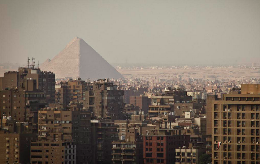 getthousand's tweet photo. {Perspective} 15 Famous Landmarks Zoomed Out Tell a Bigger Story http://t.co/YmesUP8CyM #travel #photography http://t.co/2lqCqAzN36