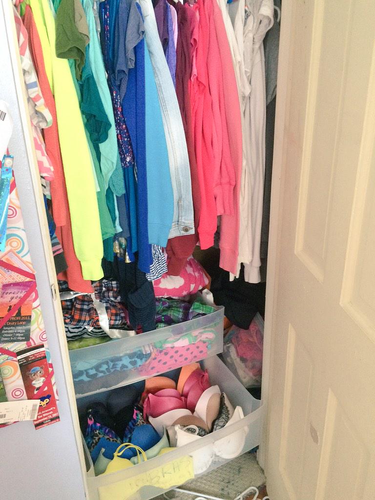 emilytayl0rgang's tweet photo. True OCD #colorcodedeverything http://t.co/6tZPs3xsQL