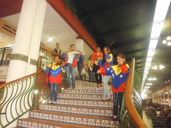 RT SistCto: Cátedra de Violín en el C.C. La Cascada #ElSistemaCumple40 #Cto SistMon elsistema #2812