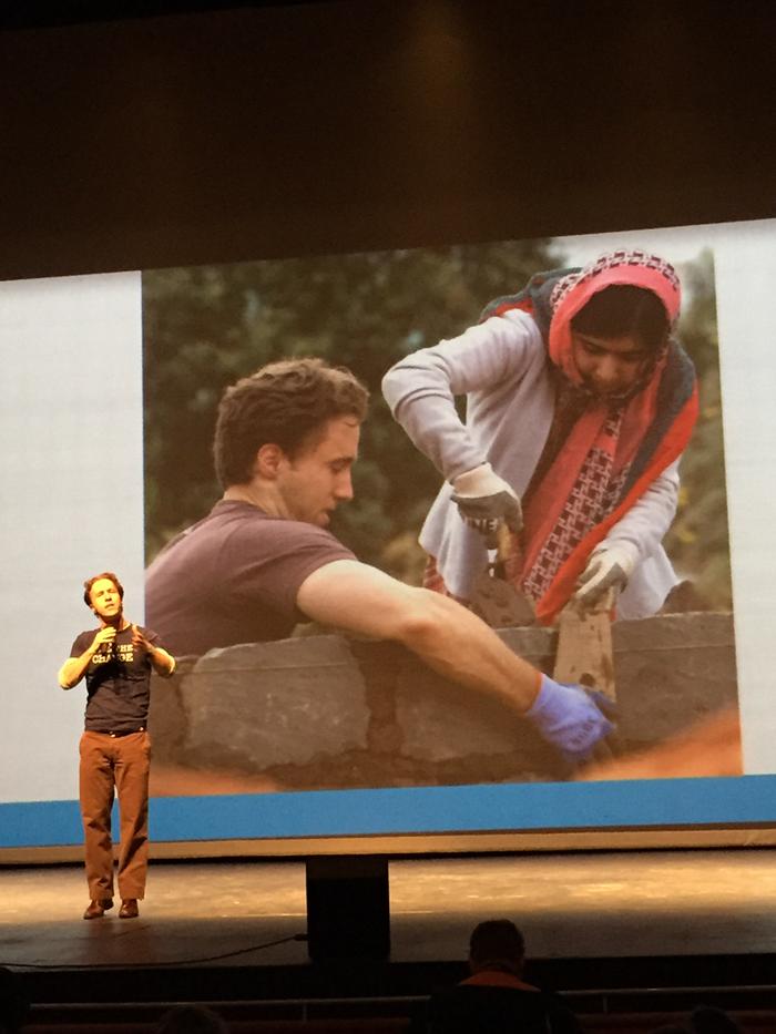 roseaweinberg's tweet photo. Inspiring message @craigkielburger #WCCTWD2 #makingAdifferenceNOW @mariettelee @EmmaElhamahmy http://t.co/hF4CgznAxz