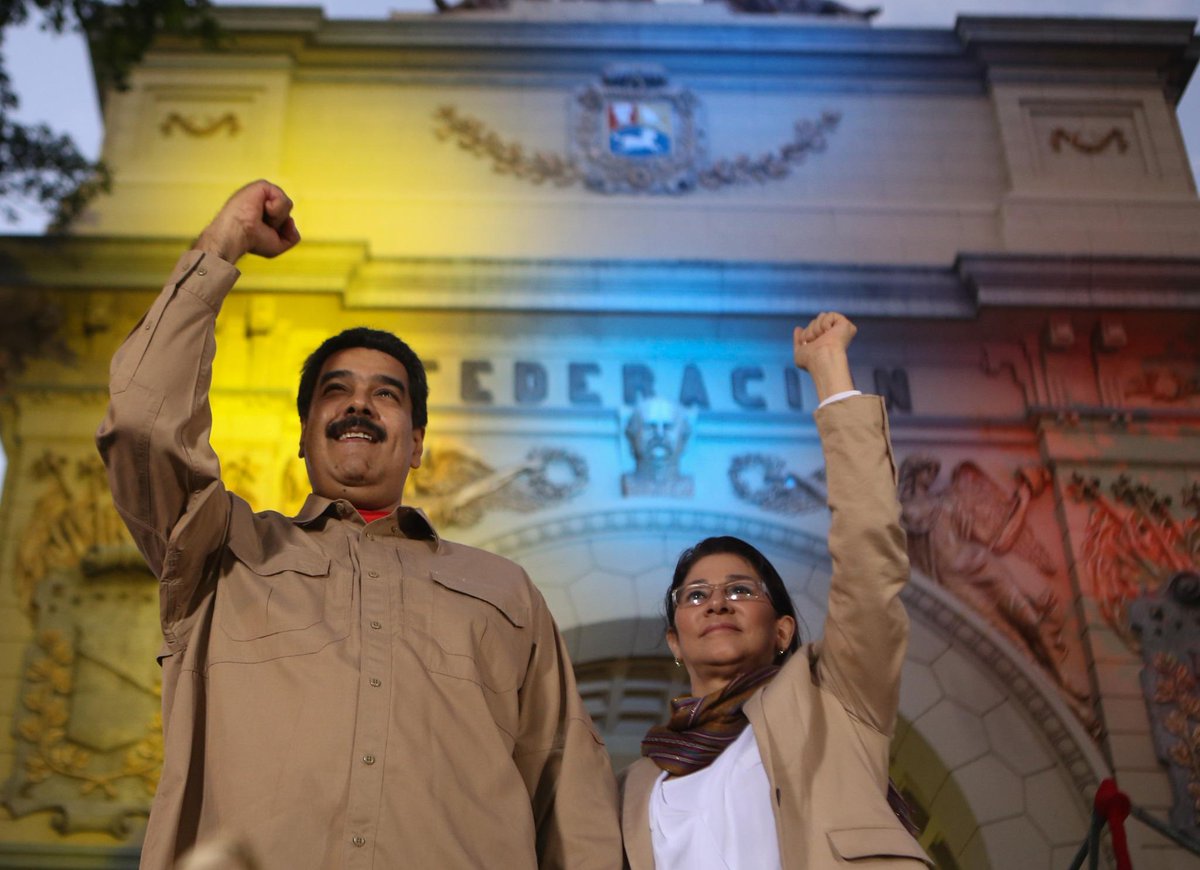 VTVcanal8's tweet photo. #NoAImpunidadOligarquica | Pdte.@NicolasMaduro: protegeré a nuestra Patria con firmeza http://t.co/5sIZCfEtLY http://t.co/lRUBIYKSJu