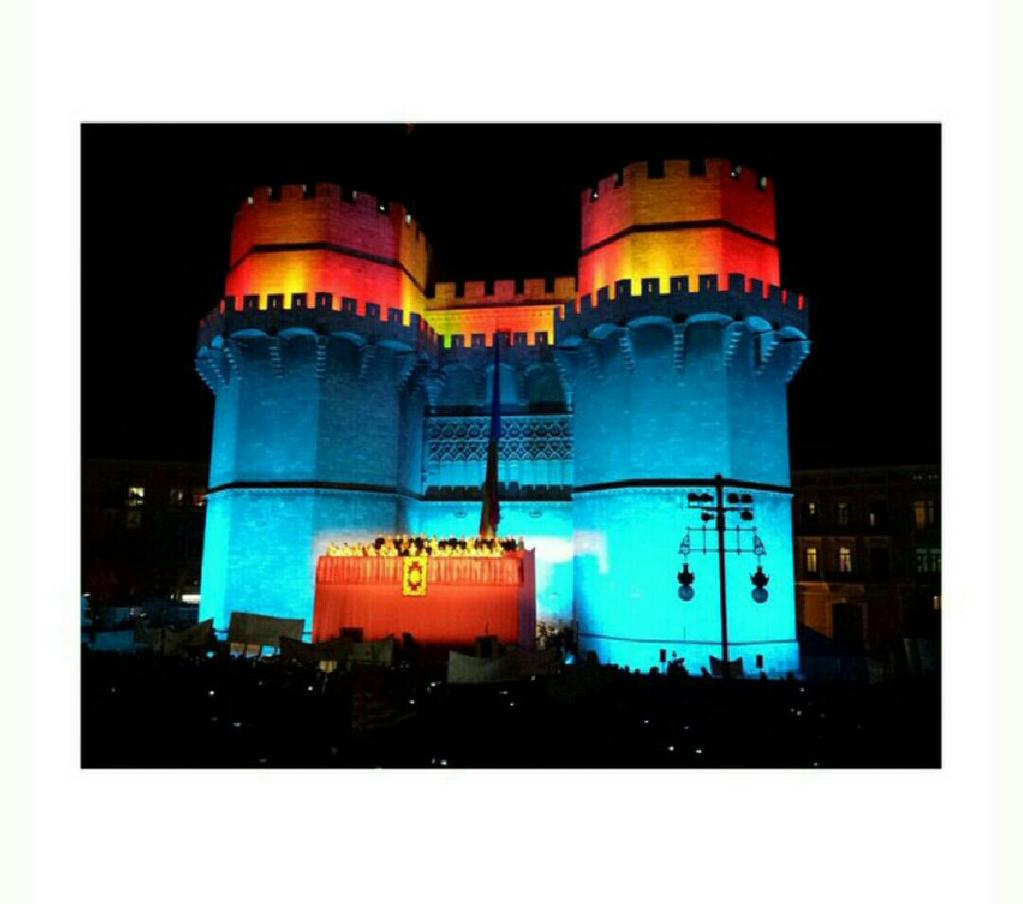 juliogomo's tweet photo. Ahora si que si... podemos decir que ya estamos en fallas!! 🎉🎇🎇🎉 http://t.co/QFpcEeEcxM