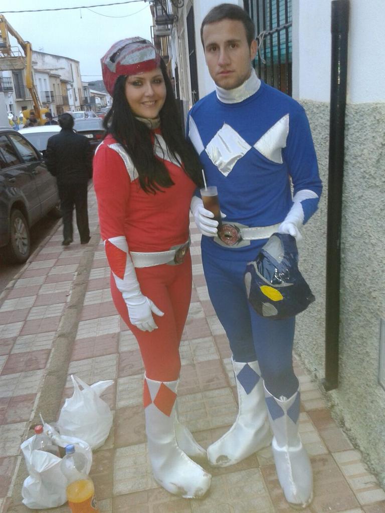 6muela's tweet photo. Gran noche de carnaval, en gran compañía y sobre todo a tu lado @jonathancc33 #carnaval2015 http://t.co/C8iK4OhxGu