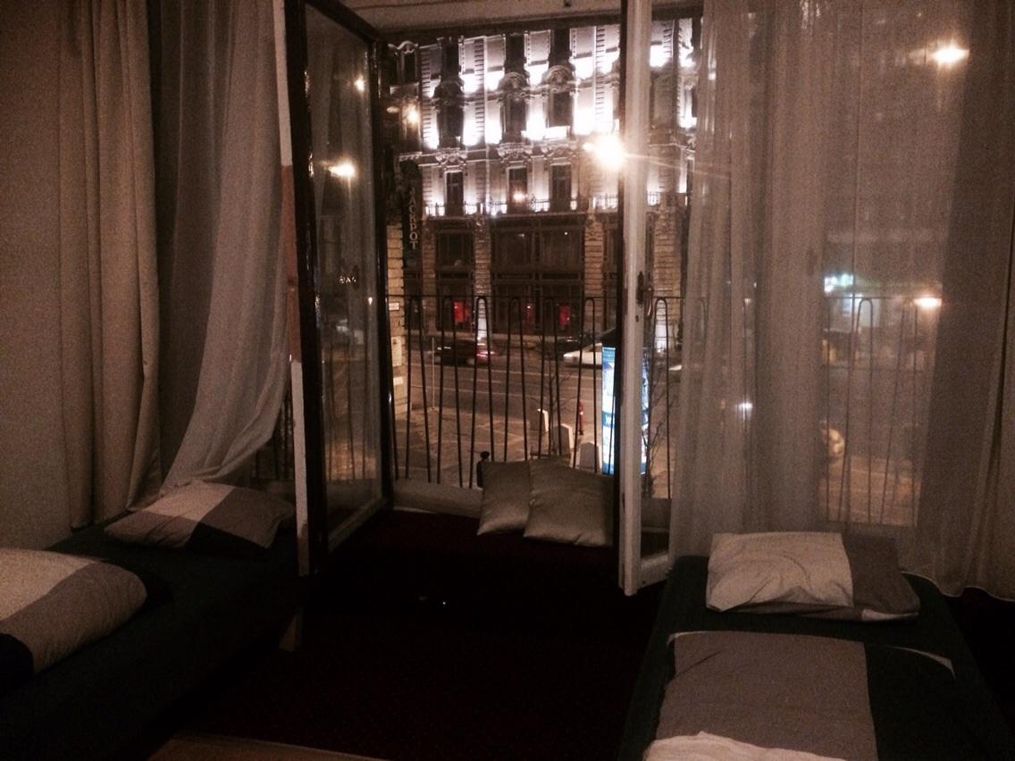 tereteC's tweet photo. Good night Budapest !! http://t.co/w6dgM0yRwQ