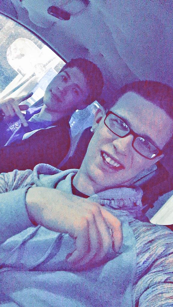 TylerStrausser's tweet photo. @RyanSheen2 classic night bro ✊ http://t.co/UwNJfgUVOZ