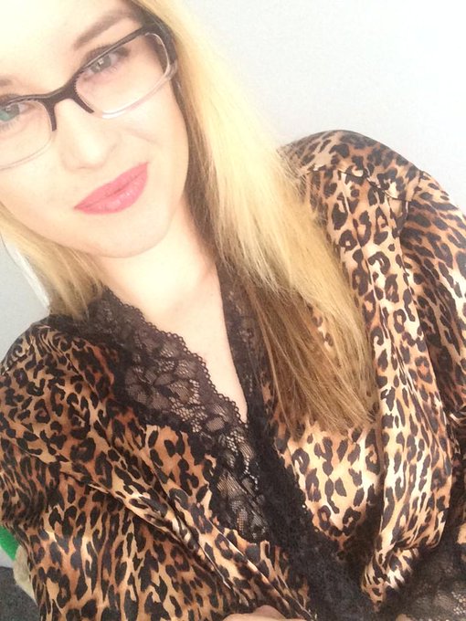 Lazy Sunday 😘 http://t.co/QAGjbL80zR