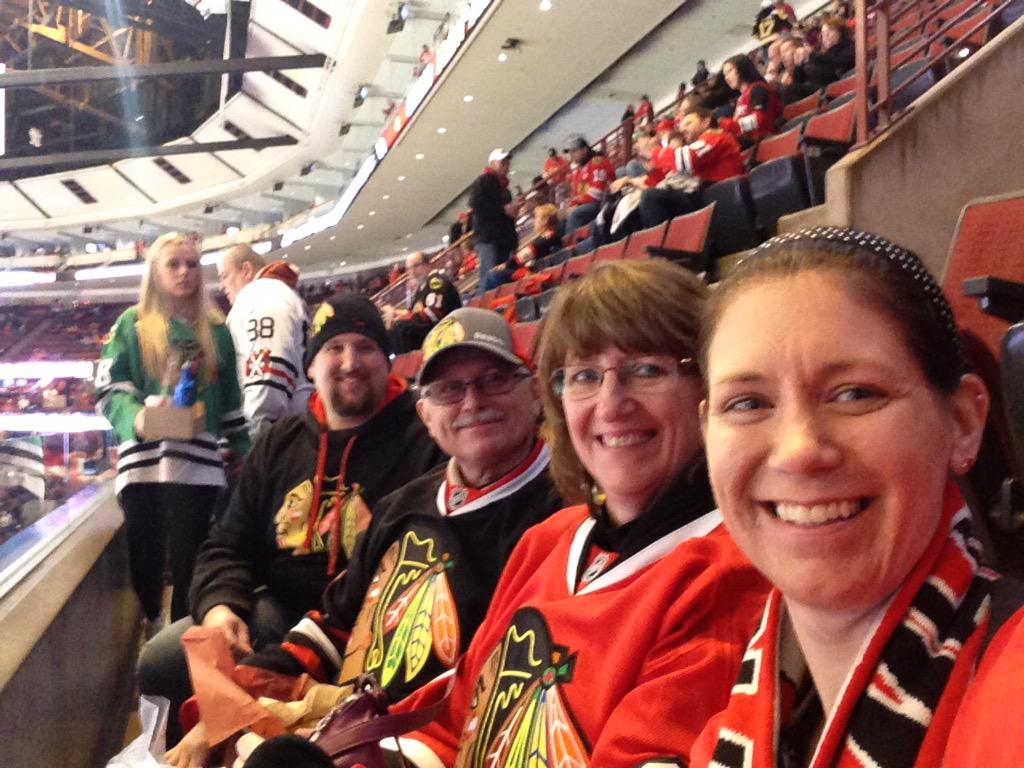 buzznstac4's tweet photo. Go HAWKS! #CheerOnChicago http://t.co/aMp8eXQThS