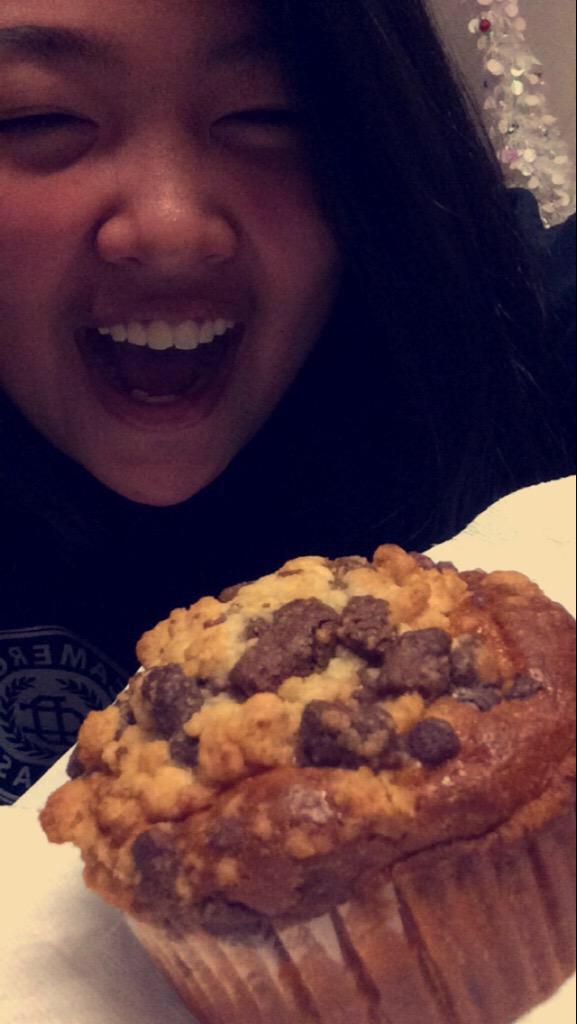 Ihcsflwr's tweet photo. GO WATCH THE #NeverBeAloneOfficalVideo I'll give you MUFFINS FOR LIFE π
@ShawnMendes @Shawn_Access
ILYSMβΊοΈπ
http://t.co/HkOETU9oo1 x2228