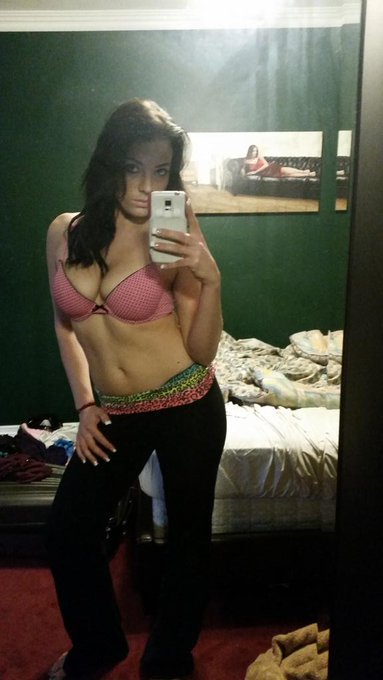 Room is a mess but I can rock yoga pants #hotbody http://t.co/IYaNPyy8bo<a href="/tag/hotbody"class="tags">#hotbody</a>