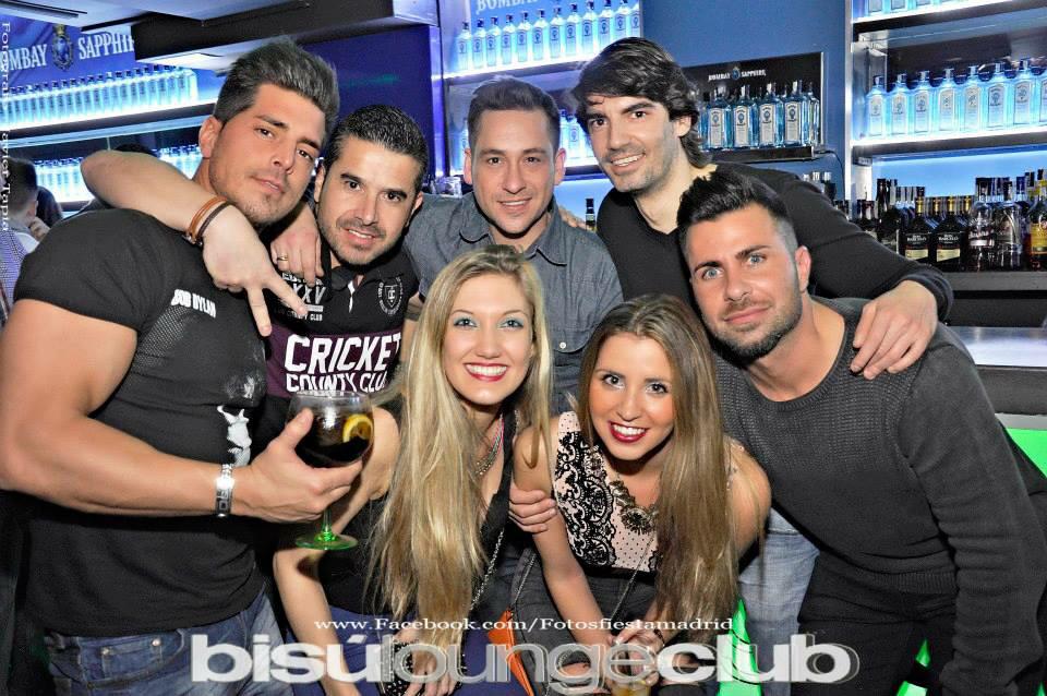 maikel4ever's tweet photo. Gran noche de sábado en @bisuloungclub con @VictorPecci http://t.co/5oSQQpbDa3