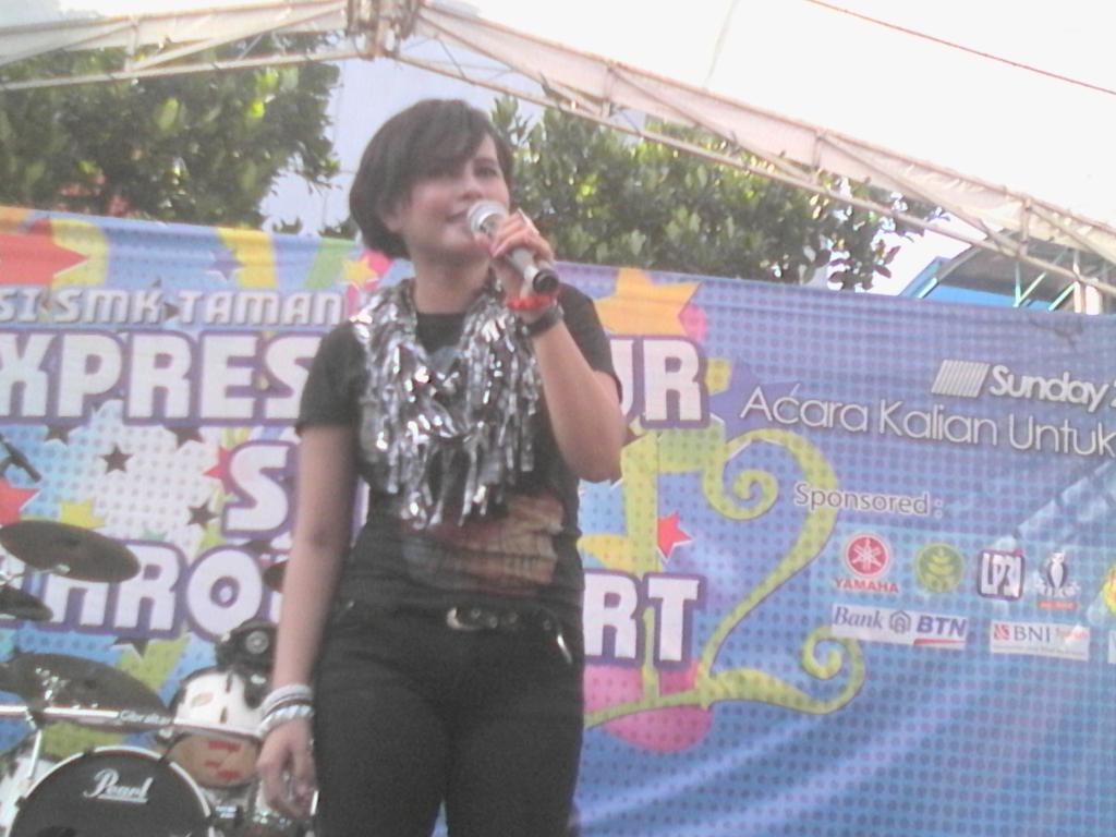 zeus_kripto's tweet photo. Pensi smk taman harapan 22022015 . thnks @UTOPIA_band http://t.co/tV7pjOqyD7
