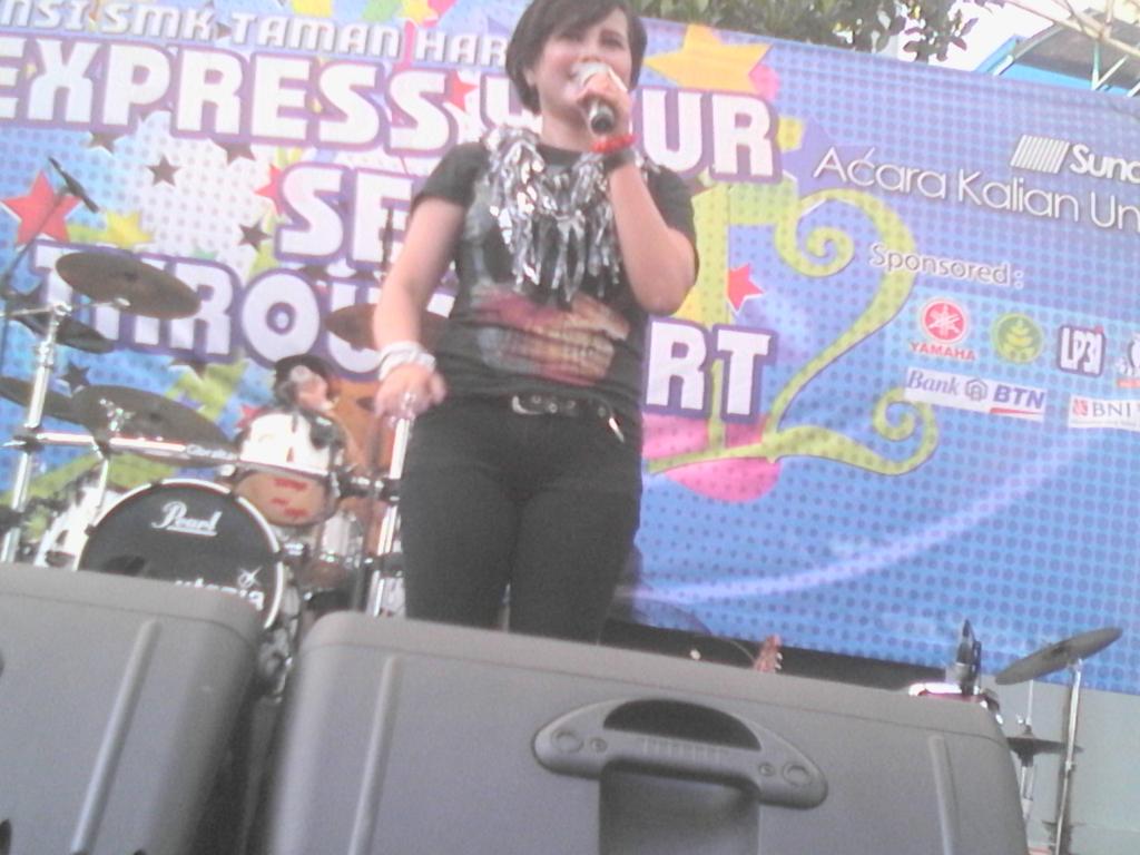 zeus_kripto's tweet photo. Pensi smk taman harapan 22022015 . thnks @UTOPIA_band http://t.co/tV7pjOqyD7