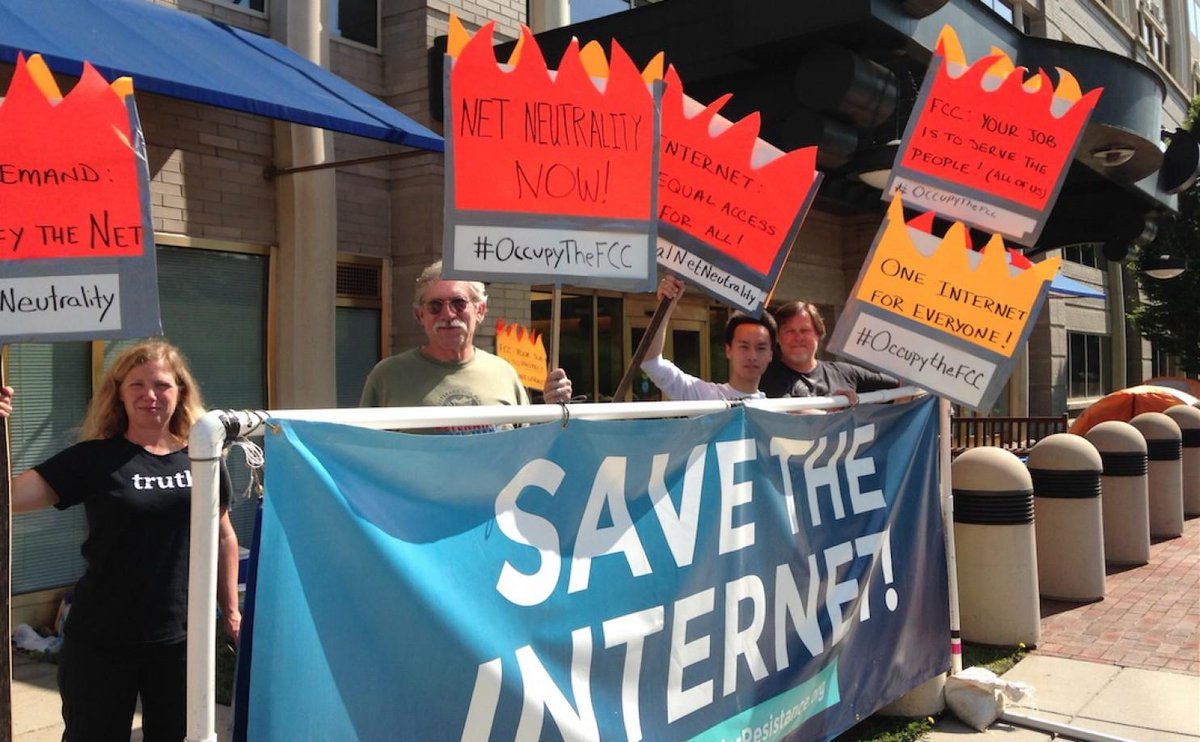 laureldavilacpa's tweet image. Those FCC members voting on 2/26/2015, we want you to #SaveOurNet! No throttling, blocking, or paid prioritization!