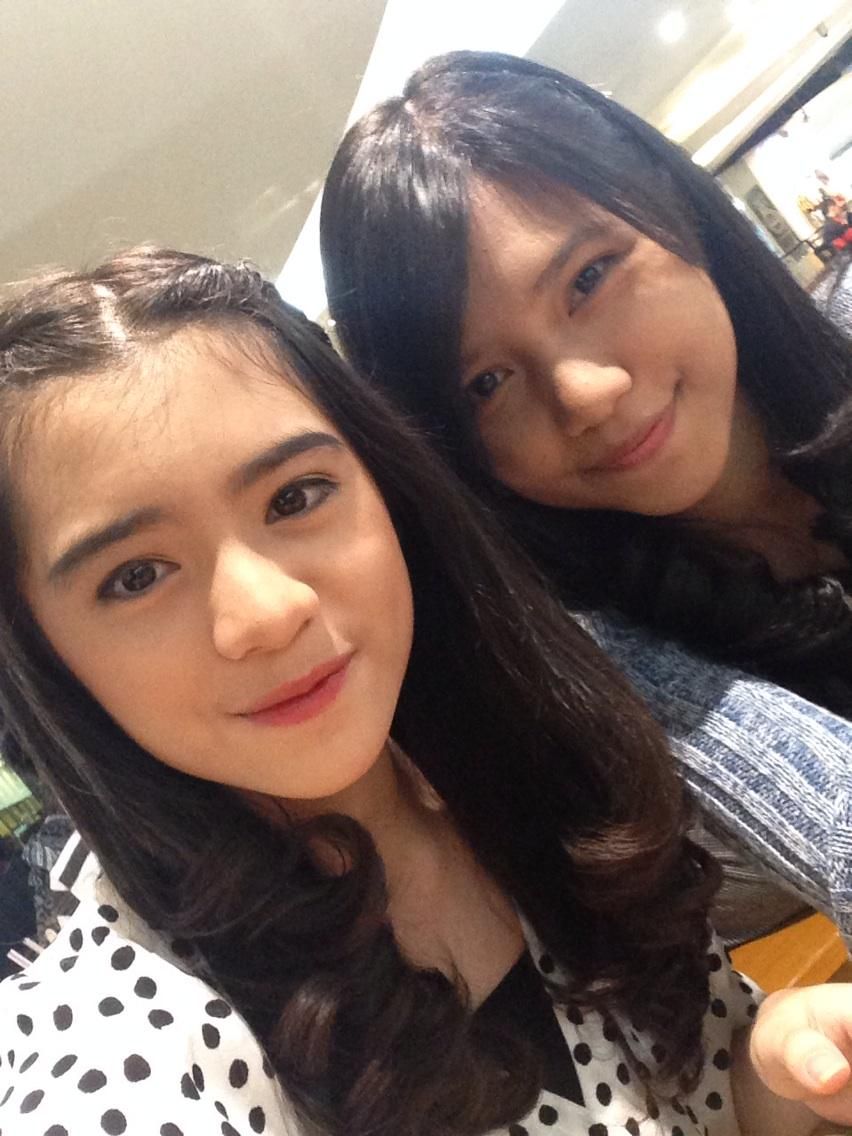 monicc03's tweet photo. Happy first anniv #ChelVan @Vanka_JKT48 @Rachel_JKT48 😄👏💞 semoga kalian makin bertahan di team J yaa♥ slm dr aku😉 http://t.co/RMOrboD7Qr