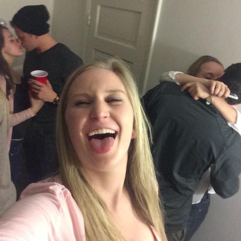 aves_lantz's tweet image. “@e_kygs: sarah and lex needed mouth to mouth cpr at the same time one night. idk it was weird http://t.co/VFEchv8Sg4” @weCUmakeout