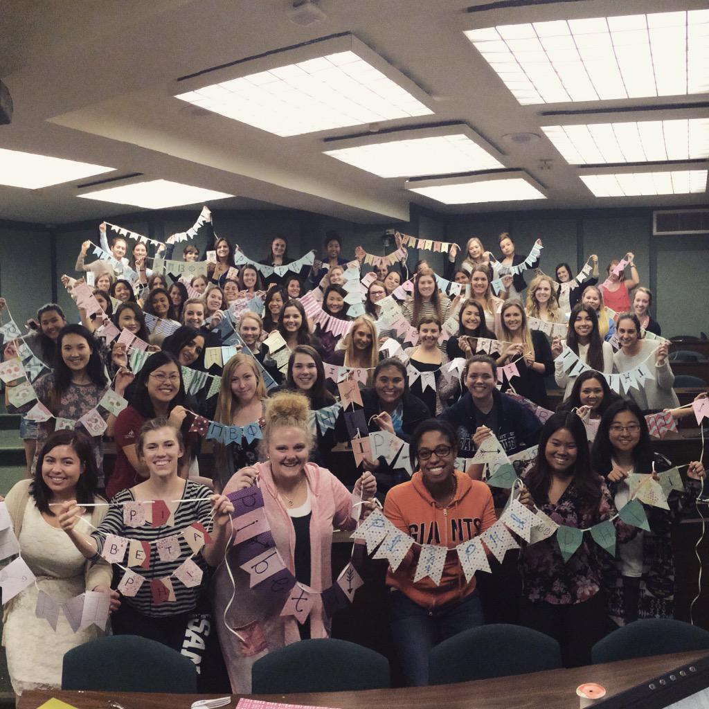 usdpiphi's tweet photo. Our new members had a blast at our 1st sisterhood activity! Pi Phi banners have never looked cuter! #PiPhi #SoCrafty http://t.co/piO1KfoRTd