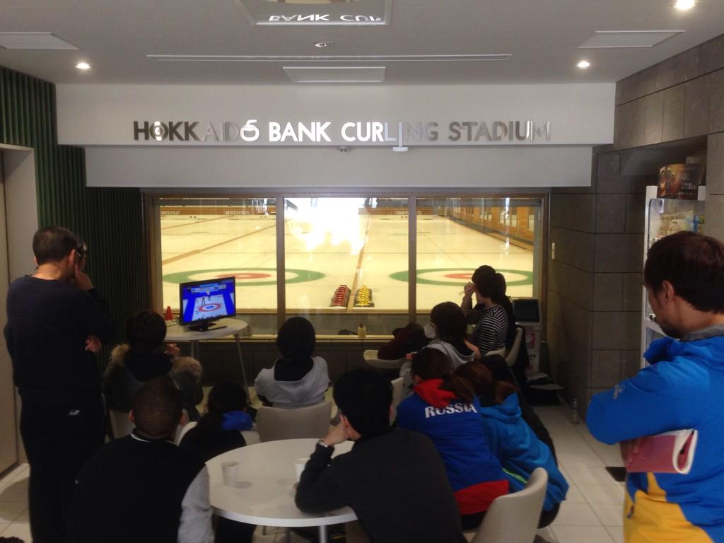 jd_lind's tweet image. Everyone is excited watching the big game at the Sapporo #curling stadium #slingbox