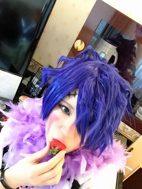 241016's tweet photo. 昨日はカニヴァ併せしてました！テラスつきのラブホってすごいね！滝があったよ（笑）良い写真なさすぎてハルキさんのところからもらったのを。あとナチュラルになっちゃんの目玉が消えるという心霊写真を撮ってしまいました。麒春儚げにしすぎて後悔 http://t.co/rBWieZSX7w