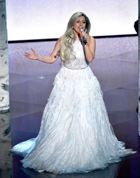 LGMonsterFacts's tweet photo. Lady Gaga won her 6th Grammy award, got engaged, sang for Stevie Wonder and killed it at the Oscars in just 2 weeks. http://t.co/q6rKYoCP1Y