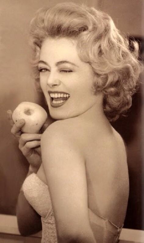 Happy birthday to the one and only Rue McClanahan. You were an amazing, beautiful woman. 