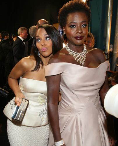 mminthecity's tweet image. #heyboos RT @APEntertainment: OSCAR MOMENTS - @kerrywashington and @violadavis backstage at the #oscars