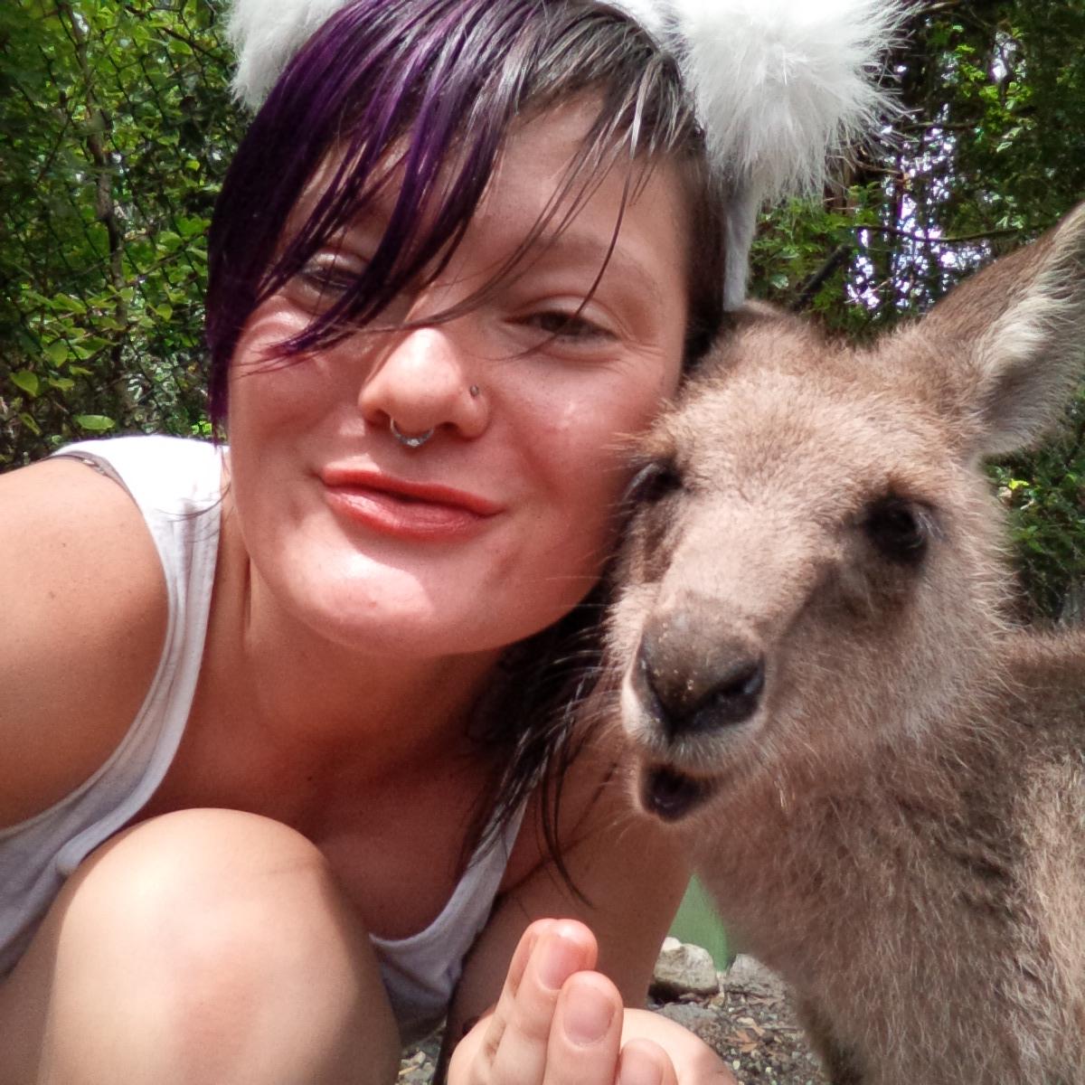 ingridanilson's tweet photo. There's nothing in the world quite like a #Kangaroo #selfie in #cosplay as a kangaroo.

#BestBuds
Thanks @PonyconAU<3 http://t.co/czl2f84MLb