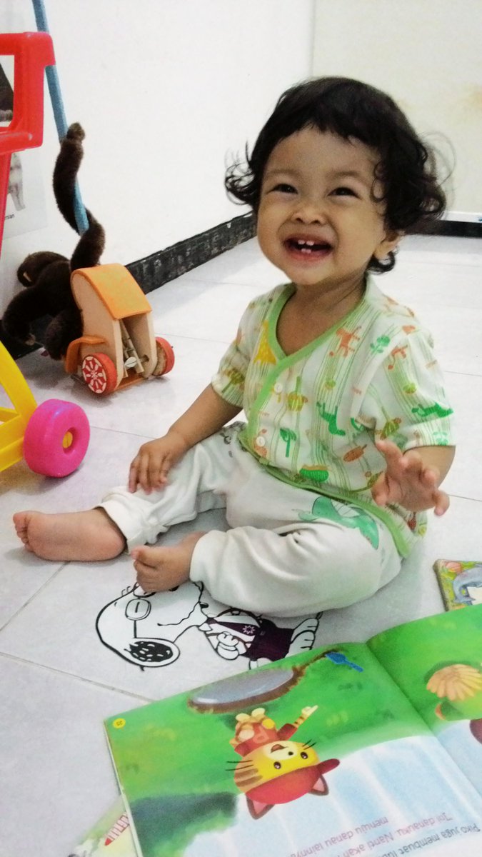 ecie_'s tweet photo. Meringis a la Giza @parentingINA #PITwitpic http://t.co/kLVbTtWxDv