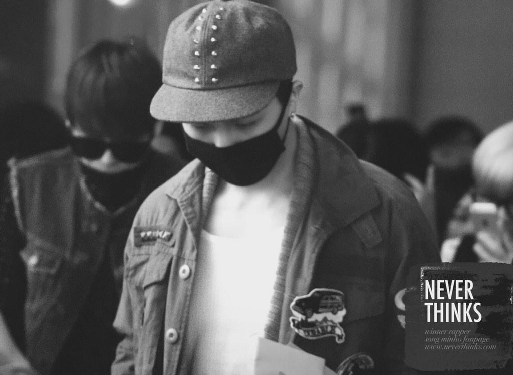 neverthinks_'s tweet photo. [PREVIEW] 150223 인천공항 입국 #송민호 #네띵 오늘 진짜 이뻐ㅠㅠㅠㅠㅠㅠ http://t.co/xh5ofjqQei