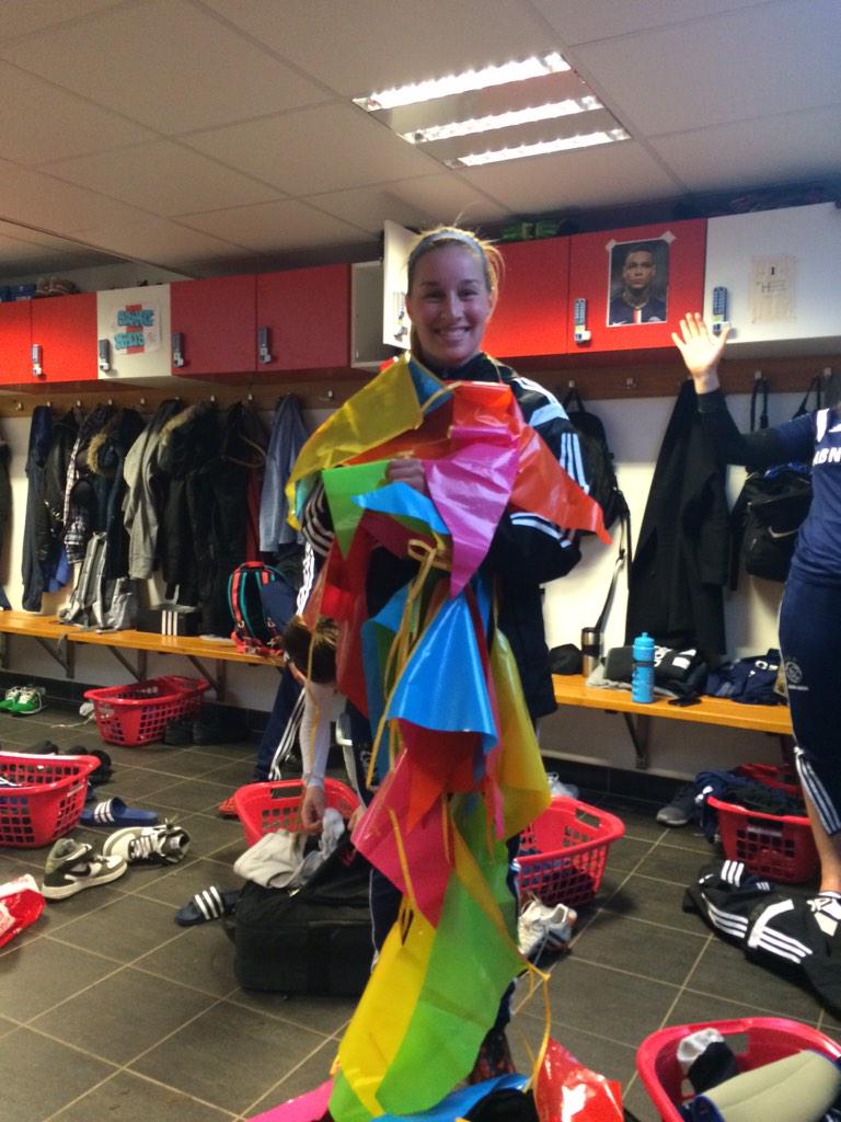 Desiree van Lunteren tweet media