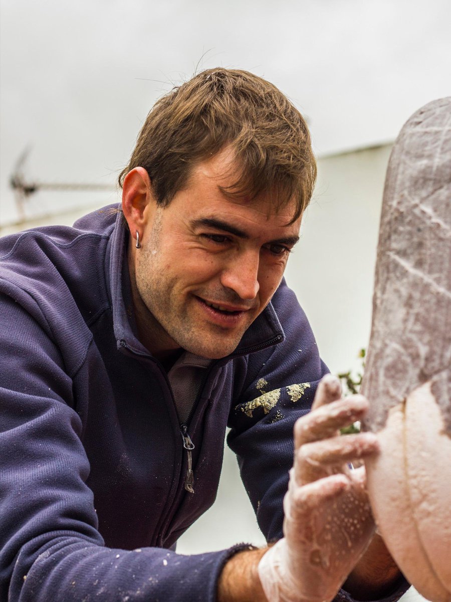 El artista Pakito trabajó para las Fallas de #Valencia en el año 2003 Descubre más de sus trabajos en #SienteHuelva07